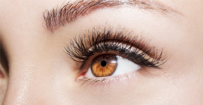 Female patient model's eye